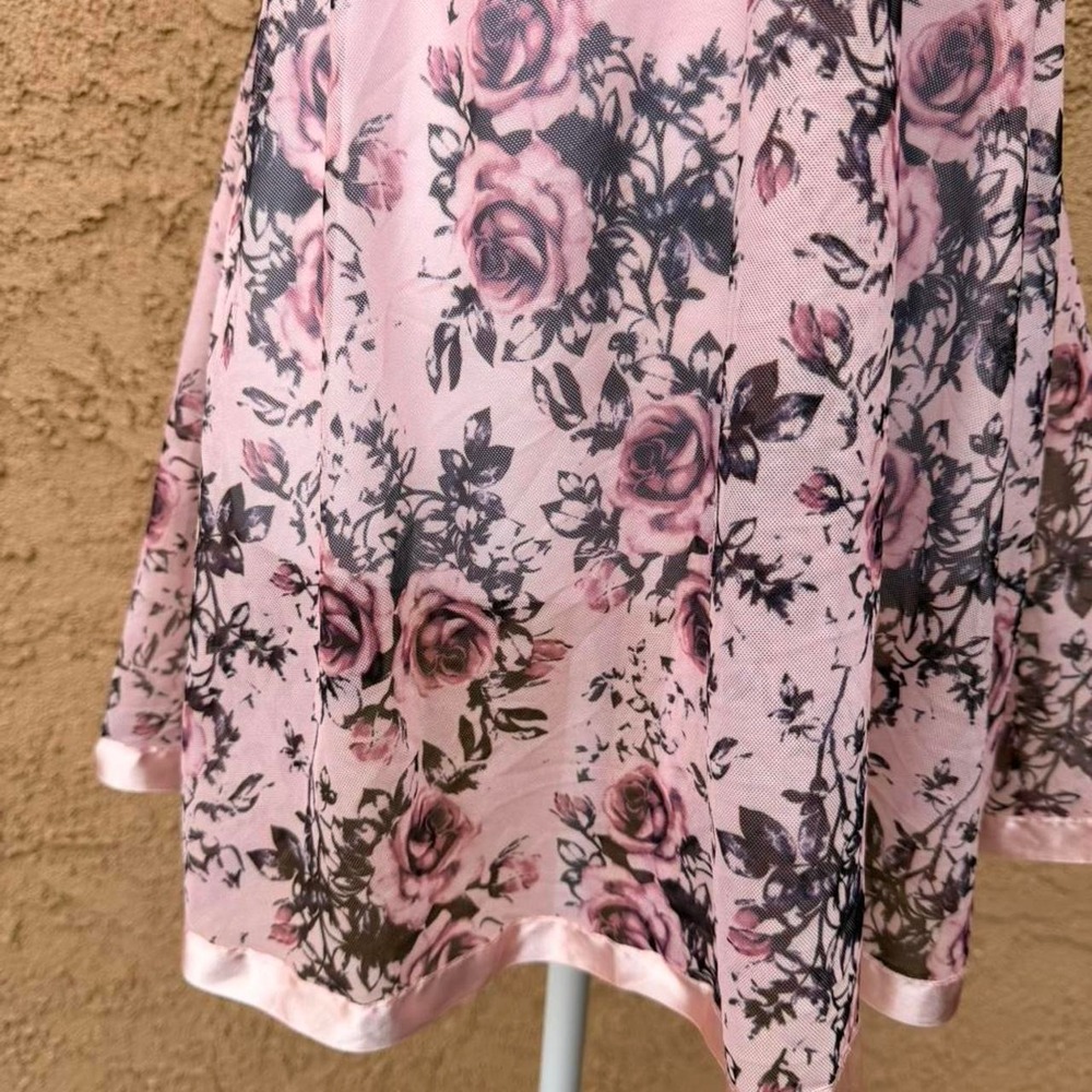 Pink floral babydoll dress/ top with bow detail and lace - Picture 3 of 8